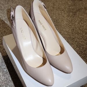 Nine West Women's Cream Pumps